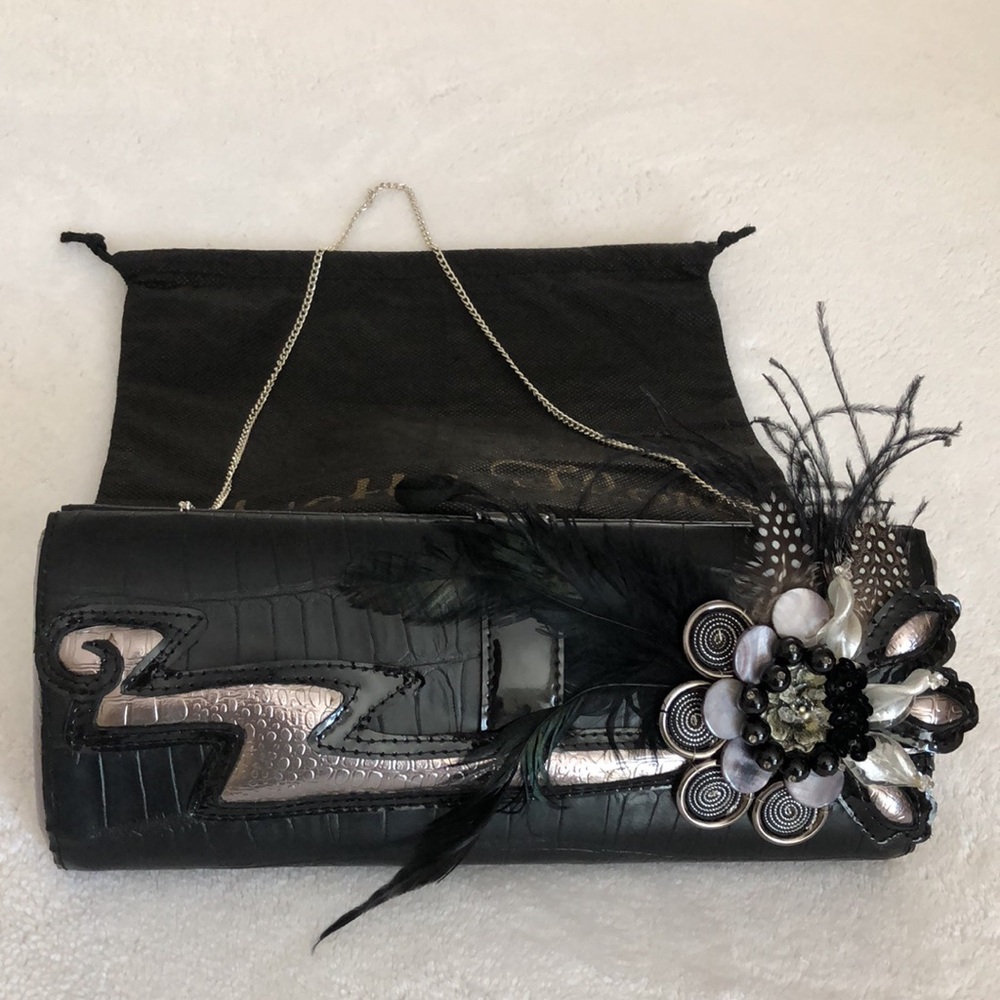 Yvette Floro Black Clutch! Floral Beaded Accent! Detachable Chain! Vintage